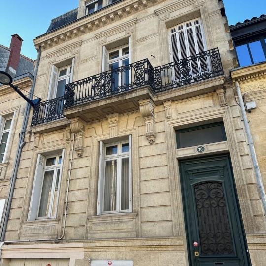 AIC IMMOBILIER : House | BORDEAUX (33000) | 250.00m2 | 1 045 000 € 