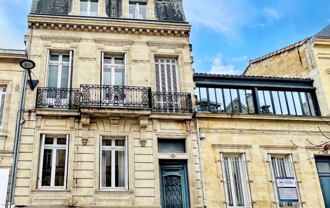 AIC IMMOBILIER : House | BORDEAUX (33000) | 250 m2 | 1 045 000 € 